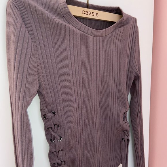 Ribbed Adjustable Long Sleeve || Dark Mauve - Picture 4 of 5
